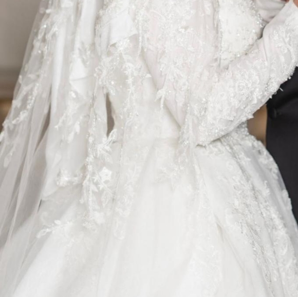 Wedding dress - Picture 5 of 5